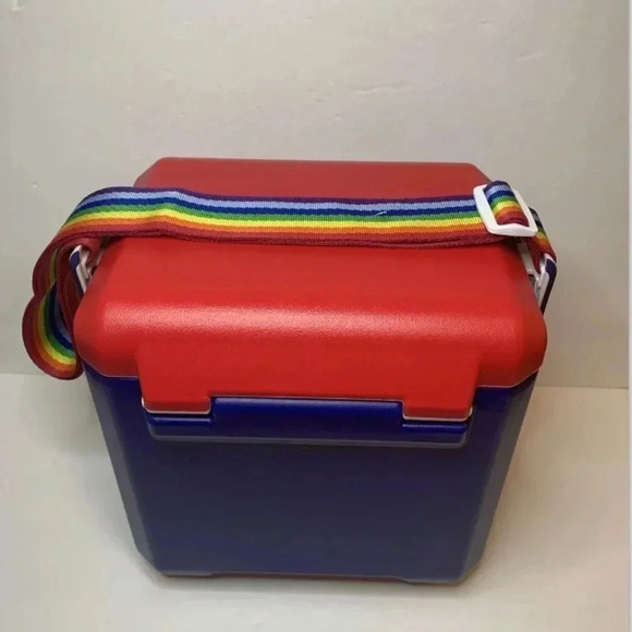 Igloo Cooler 11 Qt Tag Along Too Blue Rainbow Shoulder Strap NWT - Picture 3 of 6